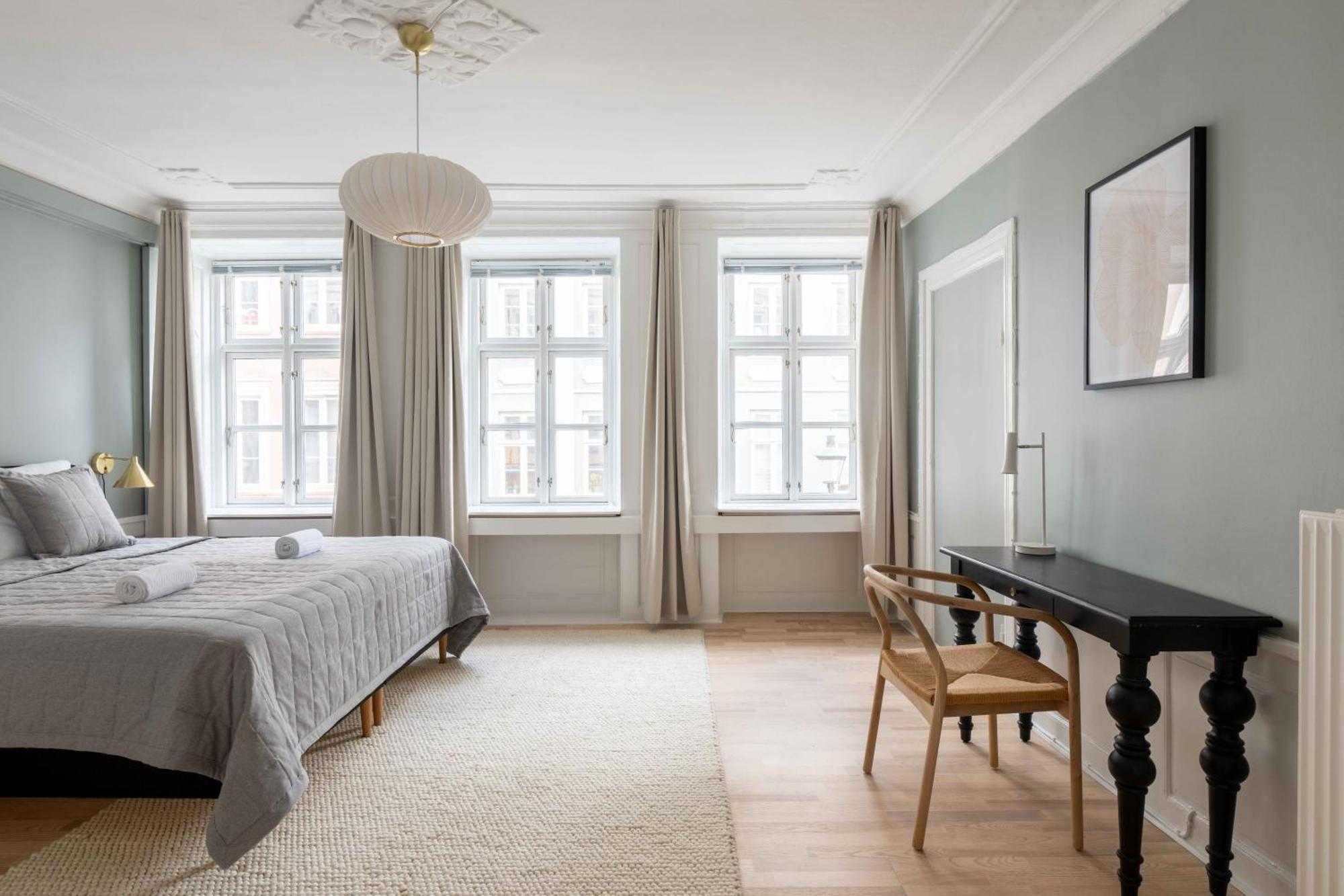 Spacious Tivoli Gardens Apartment W 3 Bedrooms Kopenhagen Bagian luar foto
